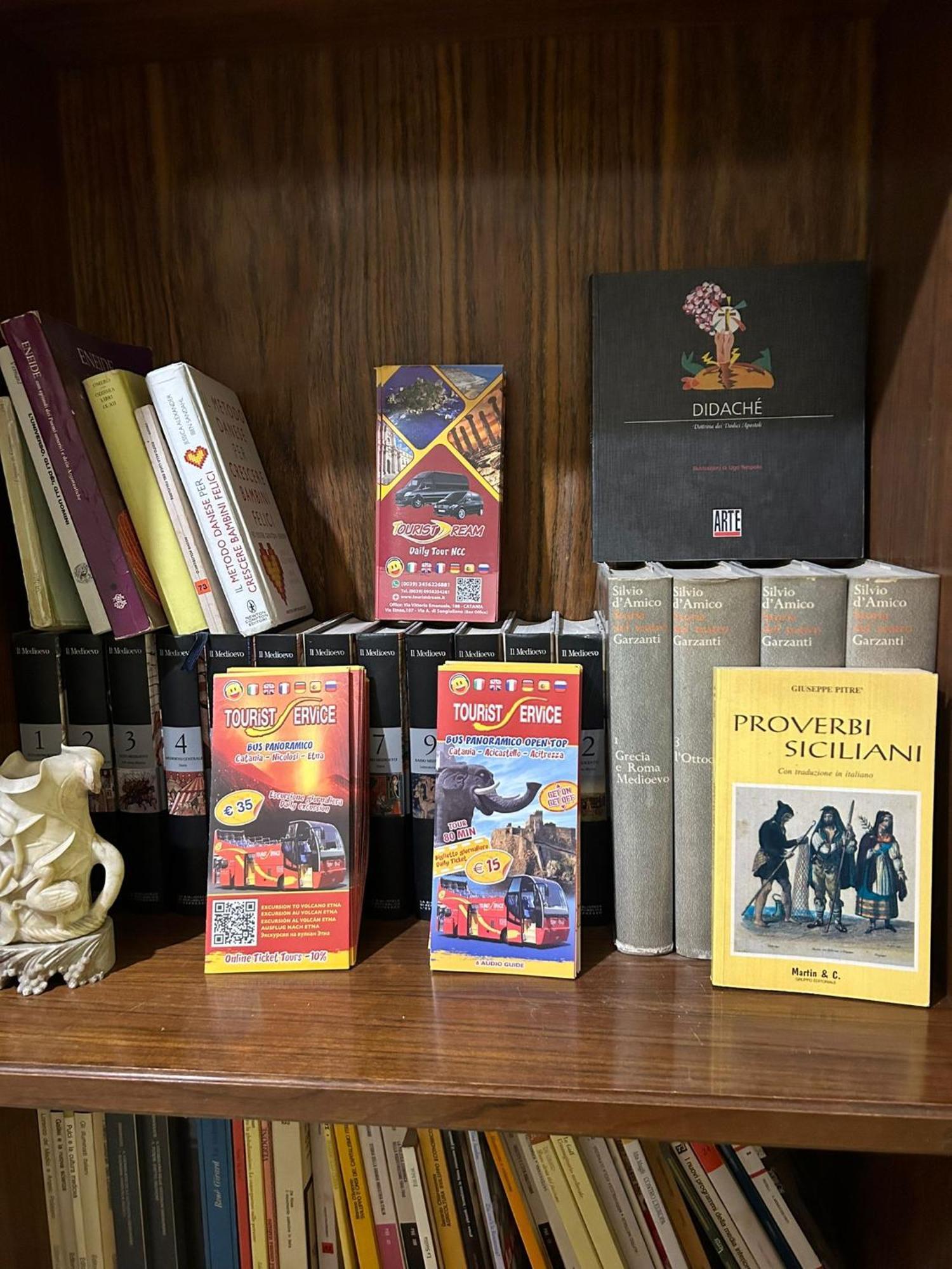 카타니아 Bed And Books B&B 외부 사진
